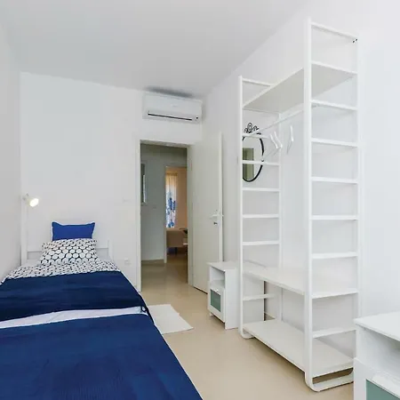 Casa de Férias Four Bedroom Holiday In *